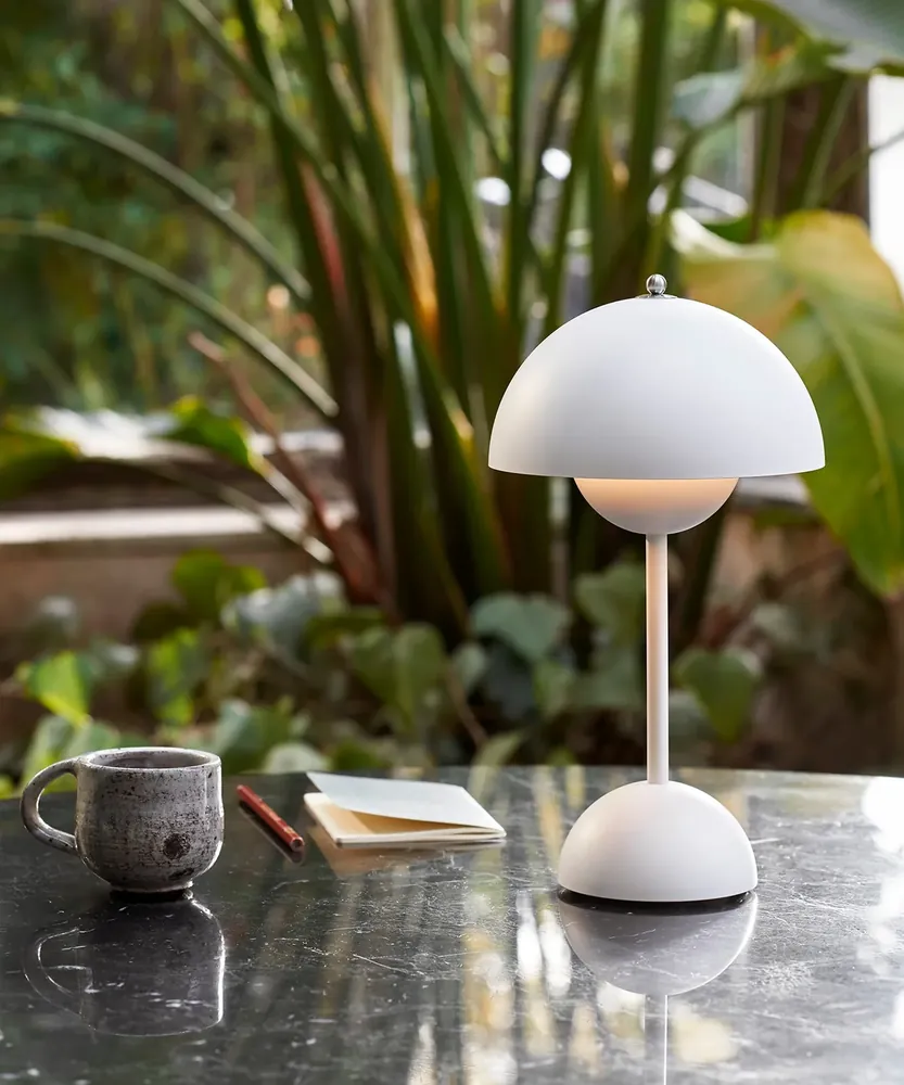&Tradition Flowerpot VP9 Portable Lamp
